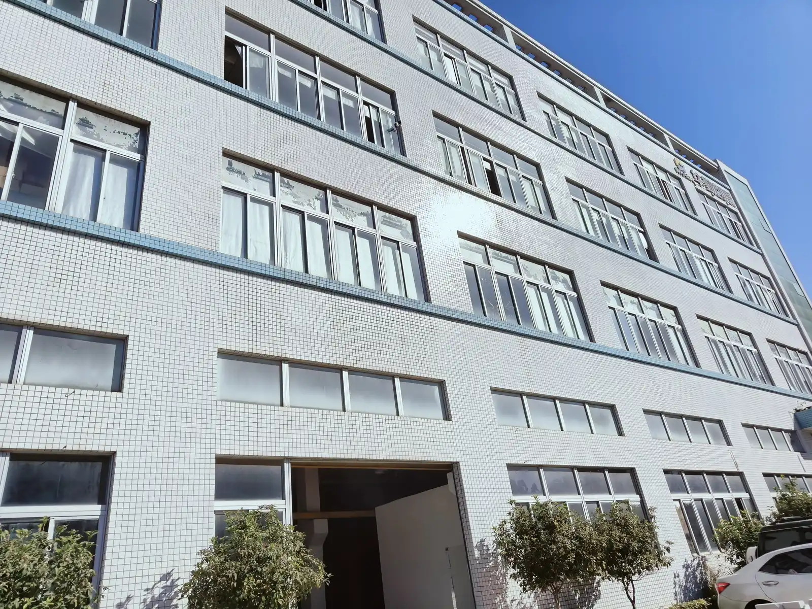 Topmell injection molding workshop